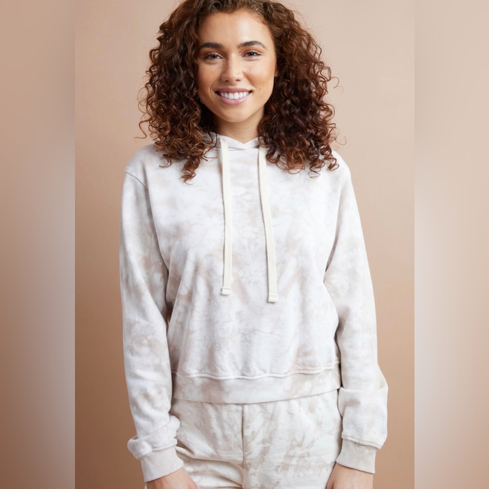 Womens pull over hoodie